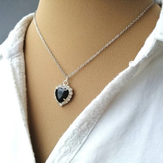 Black Heart Diamond Pendant Necklace For Women