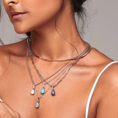 opal-necklace-with-women