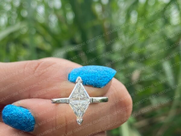 Two Triangle Diamond Ring
