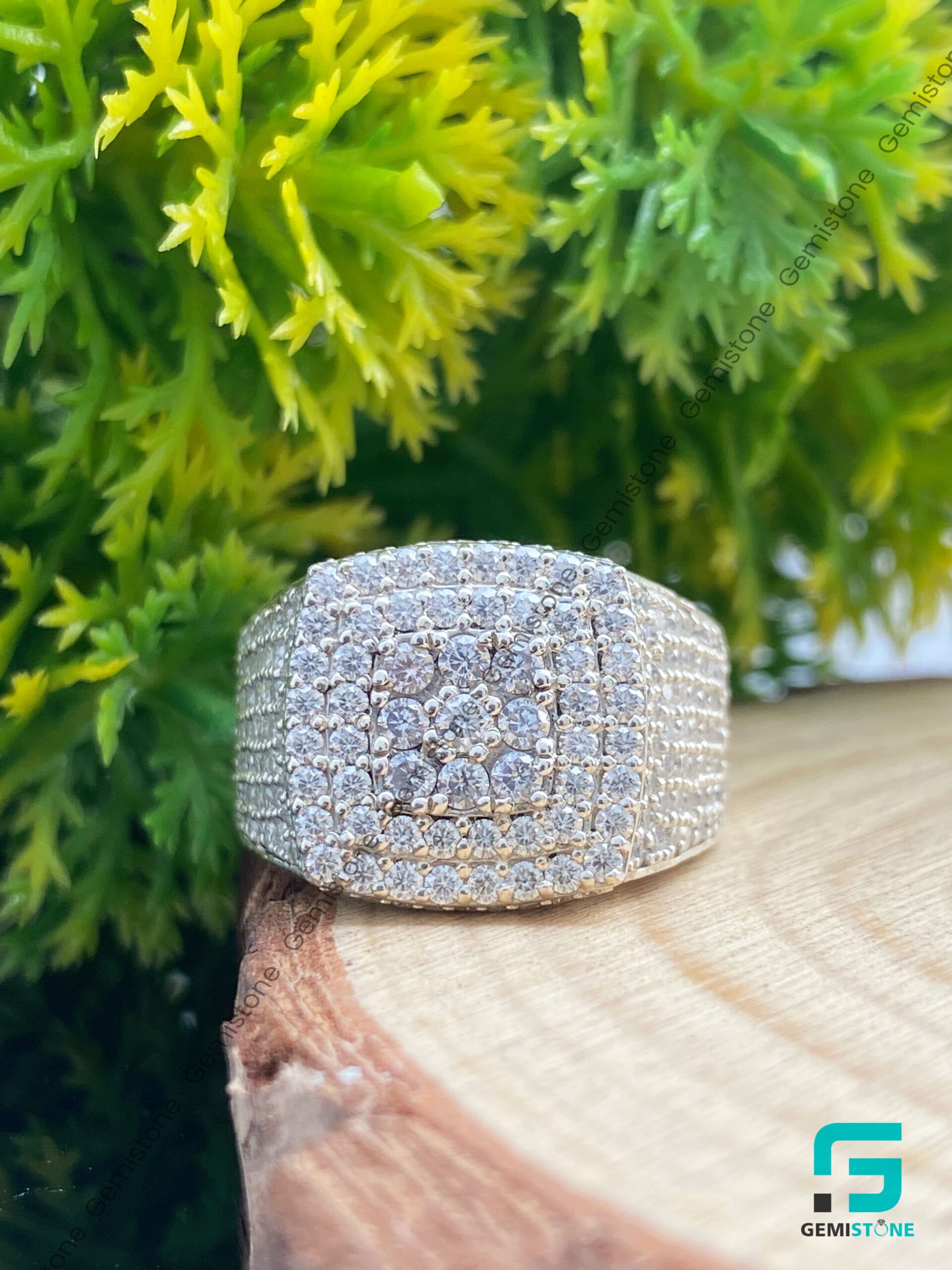 Iced Out Pinky Ring – Johnny Dang & Co